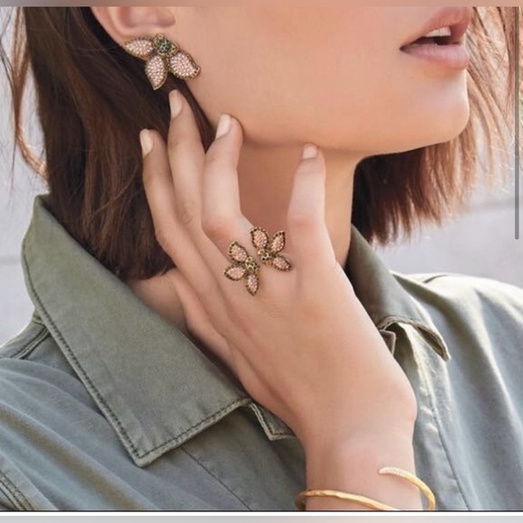 stella & dot ~ pavé blush & green petal stud earrings ~ retired - Picture 3 of 7